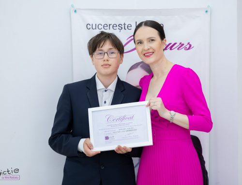 3 ținute masculine pentru scenă + 8 reguli de stil care pot salva orice apariție publică