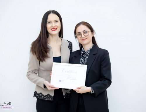 Marina Mămăligă:Vera este un mentor extraordinar: atentă la fiecare cursant, corectează cu finețe, fără să te supere sau să te rănească. Creează un mediu sigur în care poți crește și te poți dezvolta cu încredere.